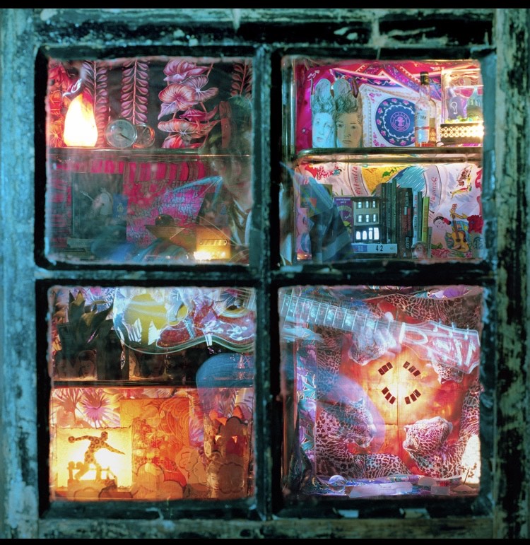 The Window Inn - 500 Piece Jigsaw Puzzle